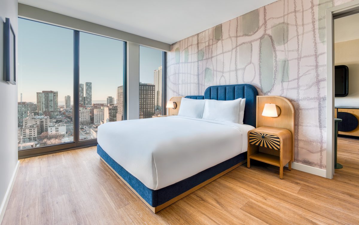 toor-hotel-toronto-1-bedroom-premium-executive-king-suite-03